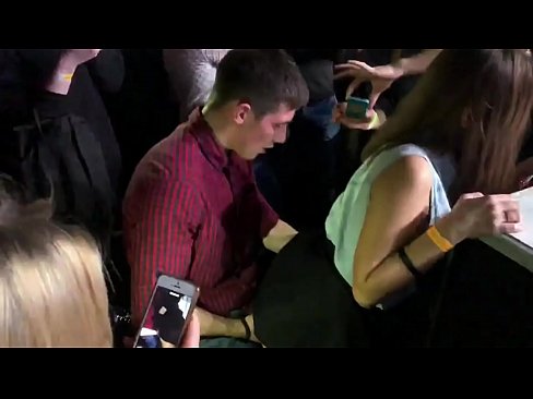 ❤️ Sexo real en una discoteca rusa. Chica rusa de 18 años en el ano y la vagina follada en un club nocturno ️  Sexo en es.liporno.ru ❌️